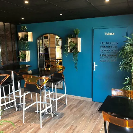 Les Acacias キャンプ場 4*