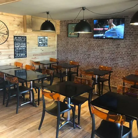 キャンプ場 Les Acacias